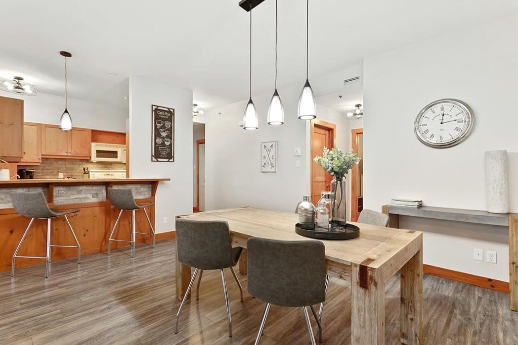 Les Eaux 225-1 By Escapades Tremblant Appartement Mont-Tremblant Buitenkant foto
